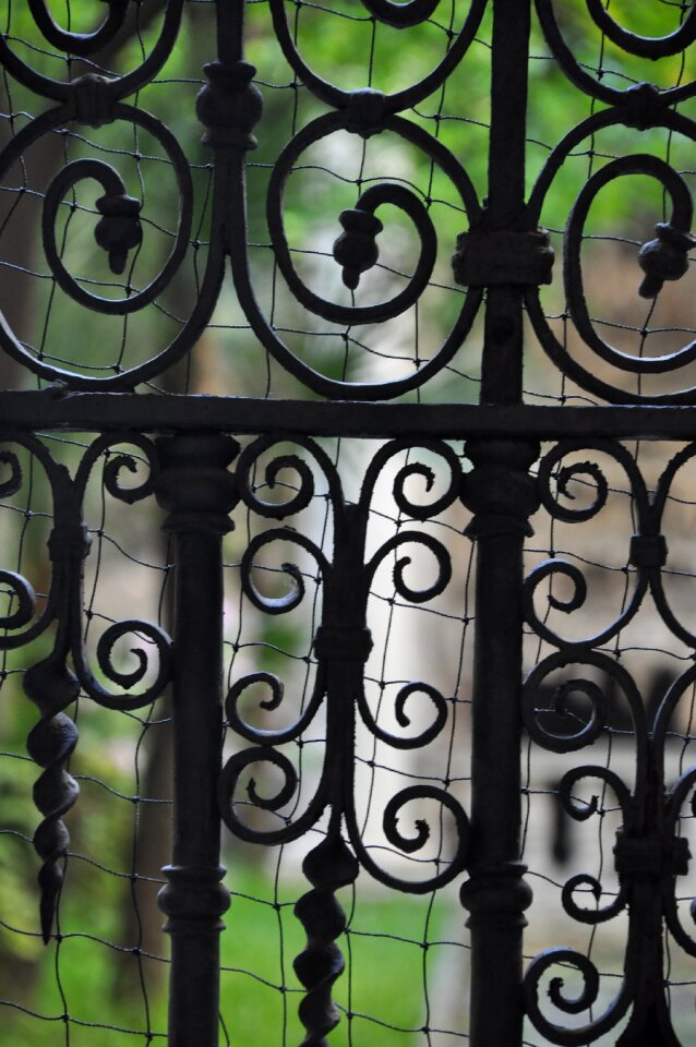 Genoa gate fence