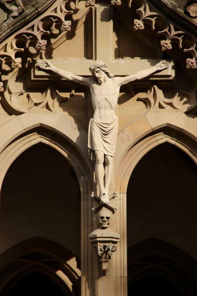 Architecture crucifix building