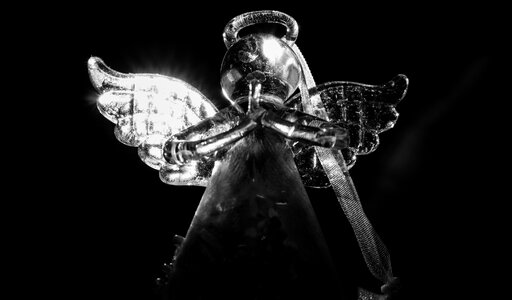 Dark glassfigure glass figure