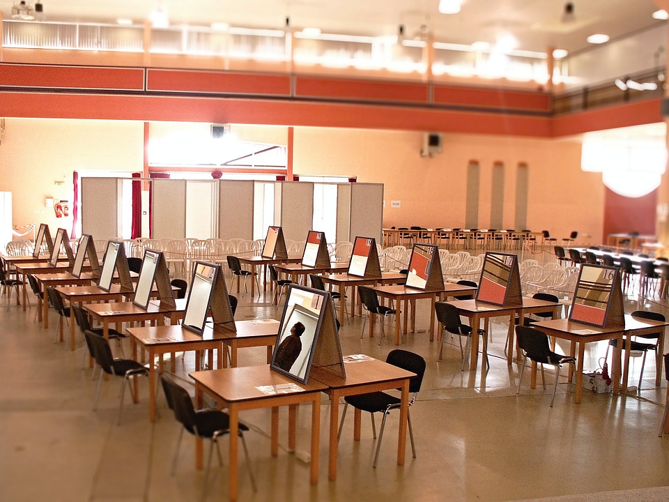 Desk hall before the competition