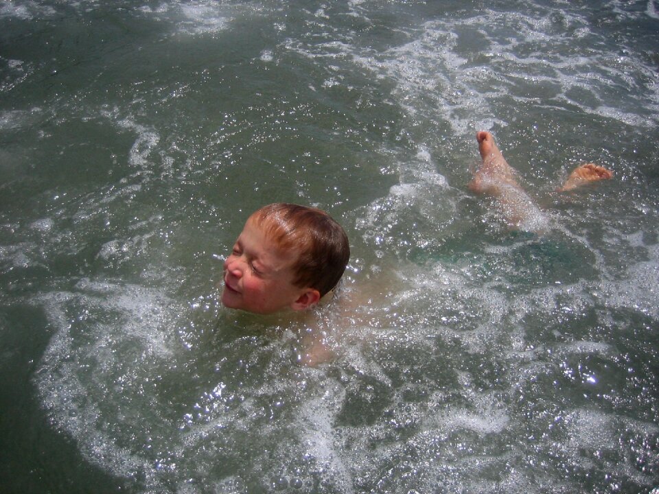 Water drowning splash