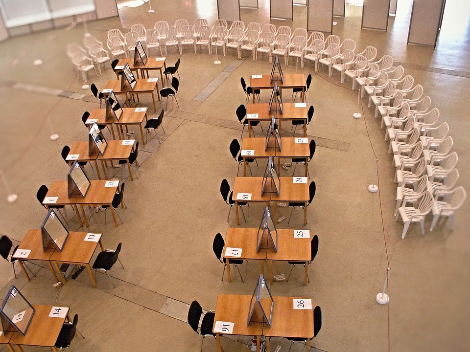 Desk hall before the competition