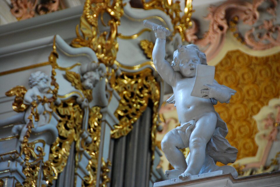 Italy statue gold