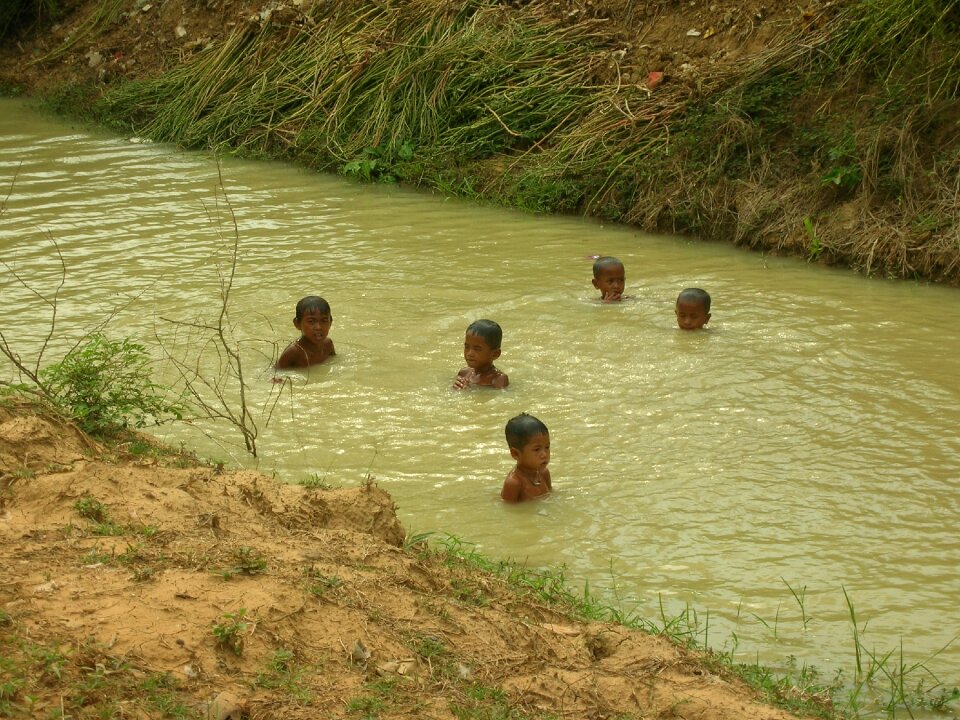 Kids playing reservoir photo