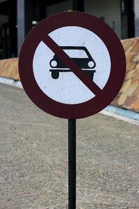Red car vehicles prohibited
