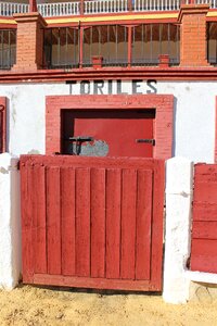 Door toriles bulls plaza