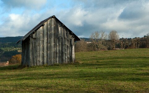 Pasture cabin shelter