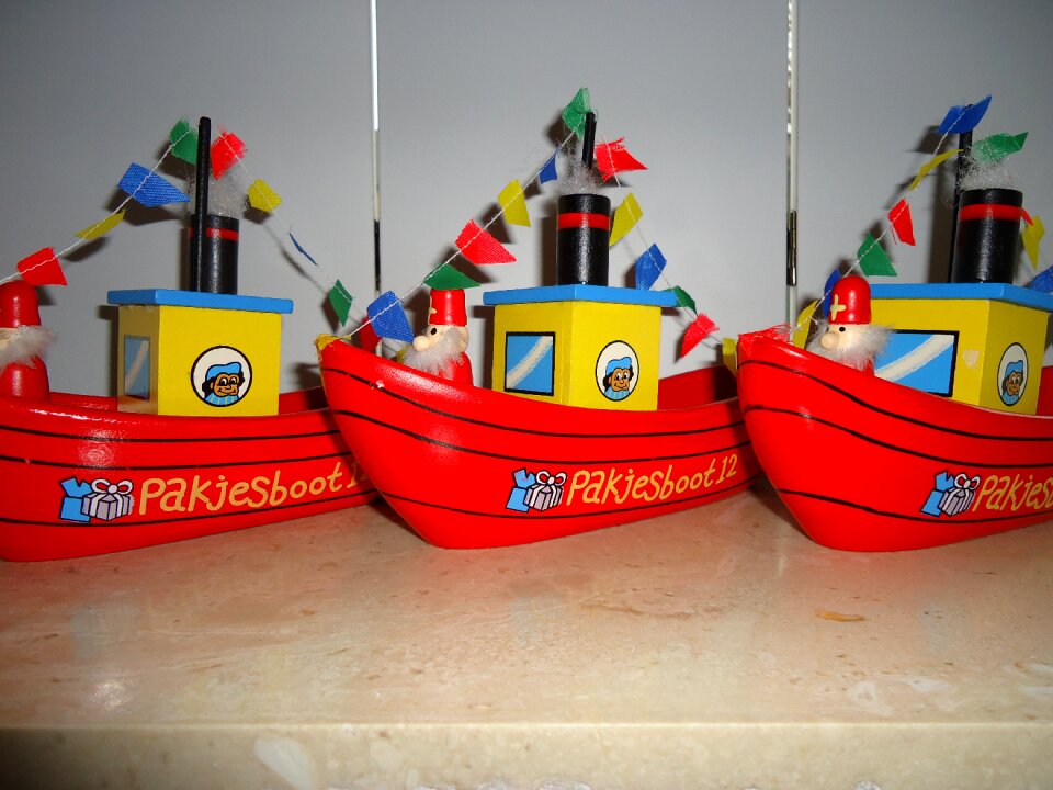 Packet boat 12 garlands party