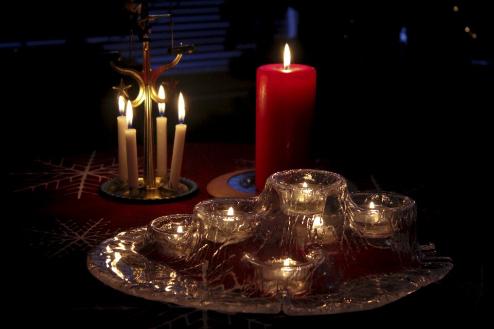 Darkness decor advent