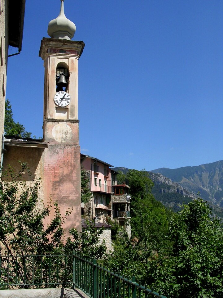 Good looking blue sky mountain photo