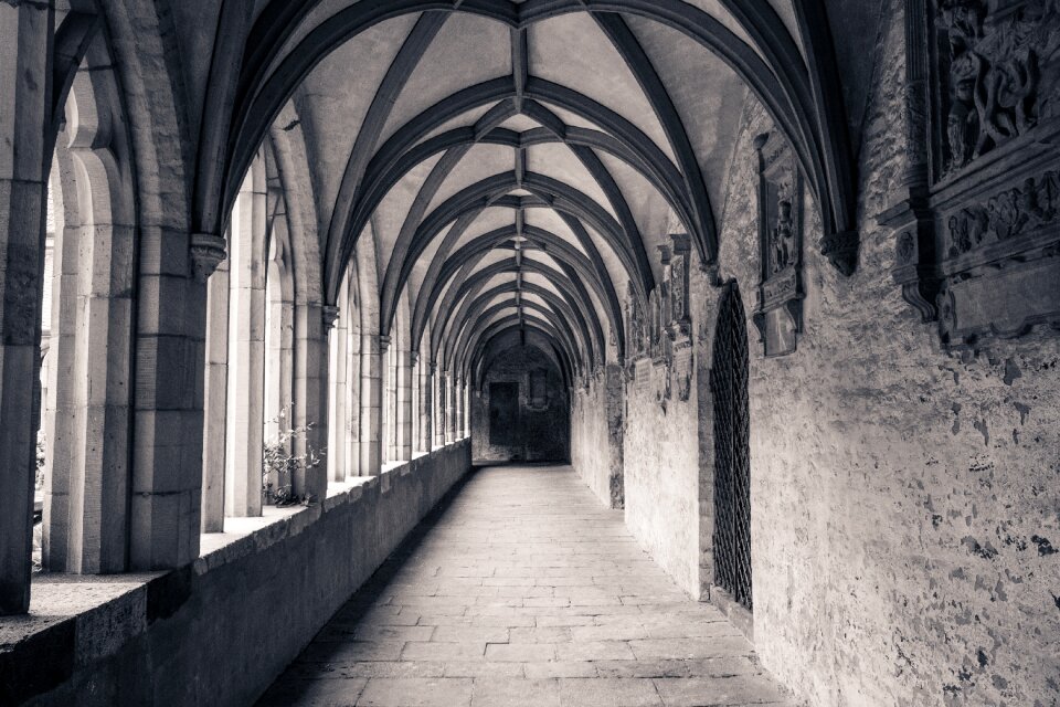 Architecture old pointed arch