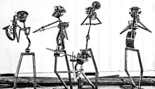 Sculpture black and white recycle