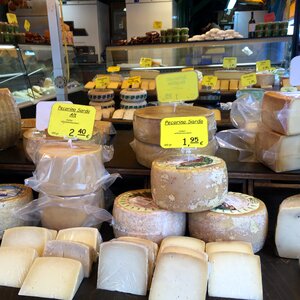 Market natural product cheese stand