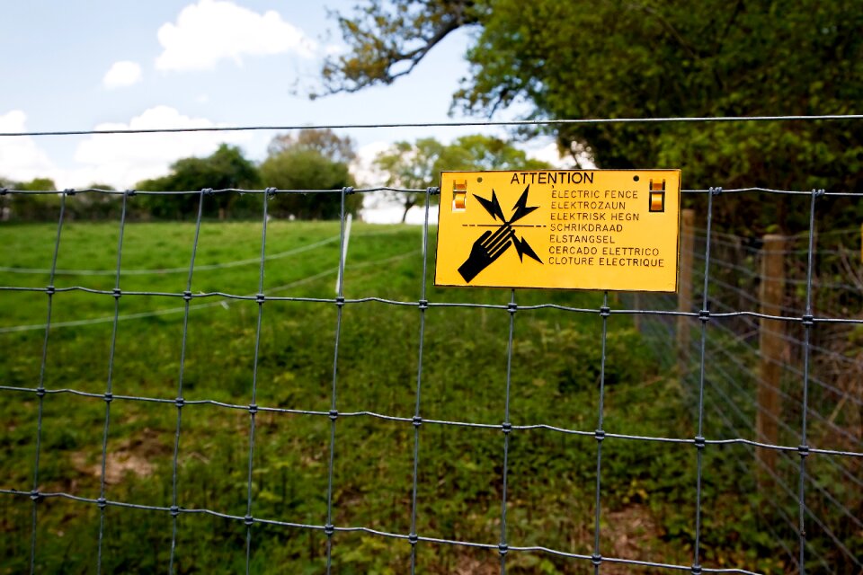 Electric fence wire