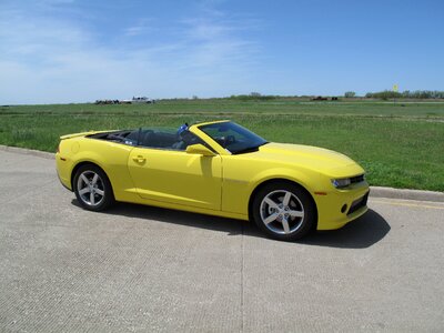 Camaro cabrio yellow photo