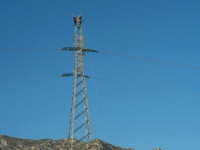 Electricians greeting sky