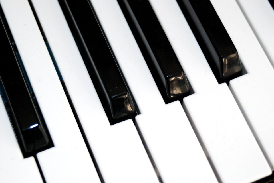 Black white key keyboard