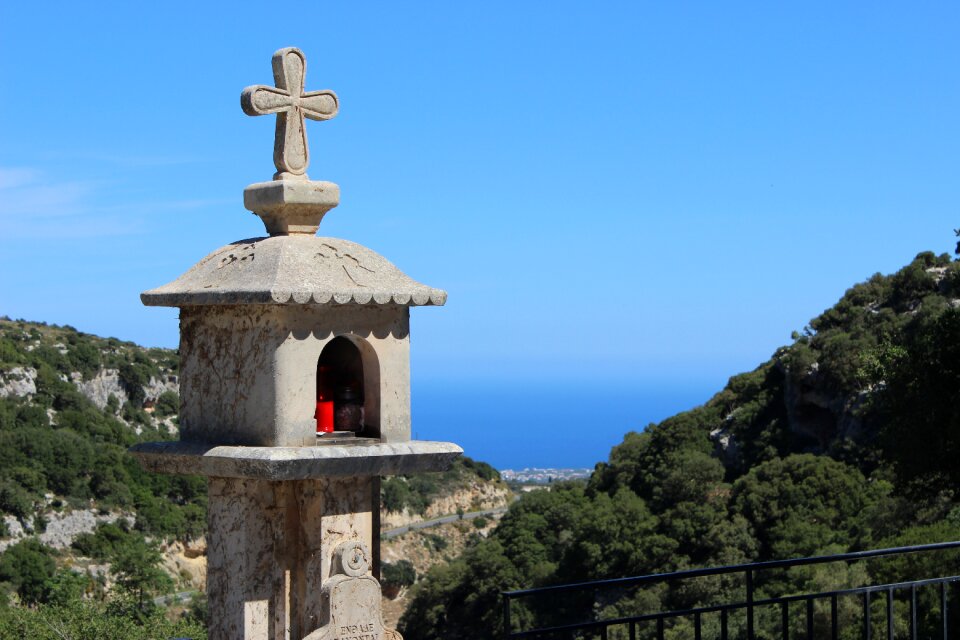 Crete memorial mountains