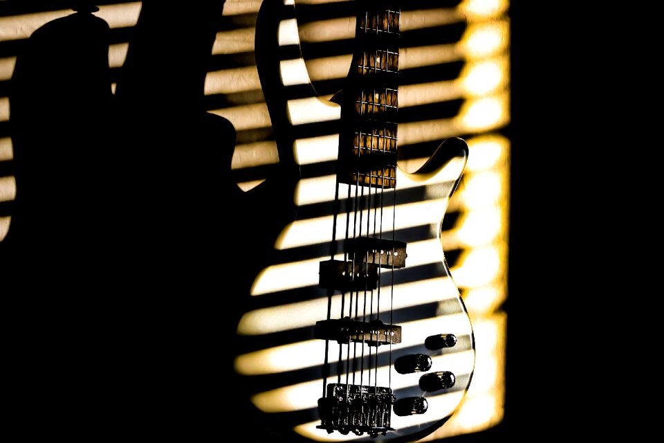 Shade rock instrument