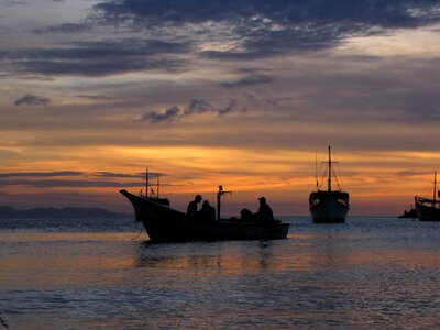 Boat hip silhouette photo