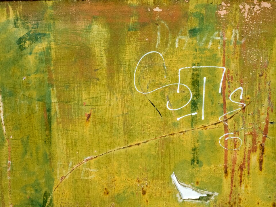 Graffiti surface structure