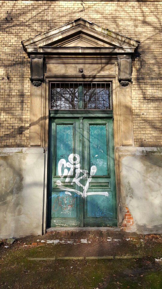 Entrance old house monument