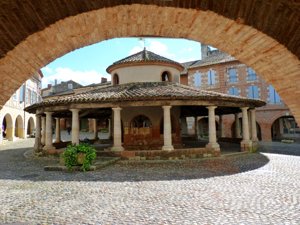 Former good looking auvillar
