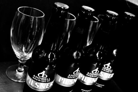 Beer glasses black and white slate