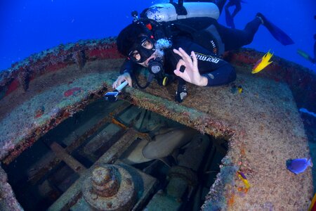 At the bottom of the ocean passion diver
