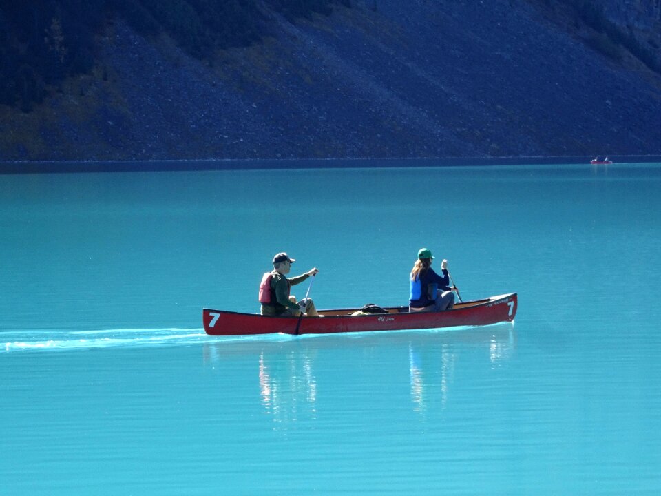 Lake louise canada mountains