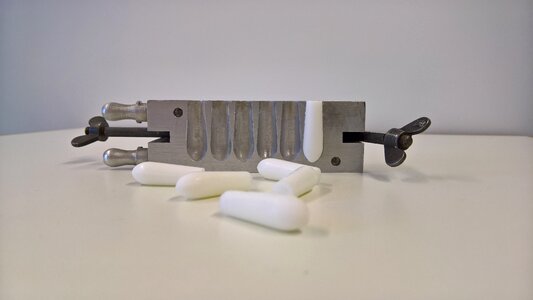 Pharmaceutical technology drug forms mold