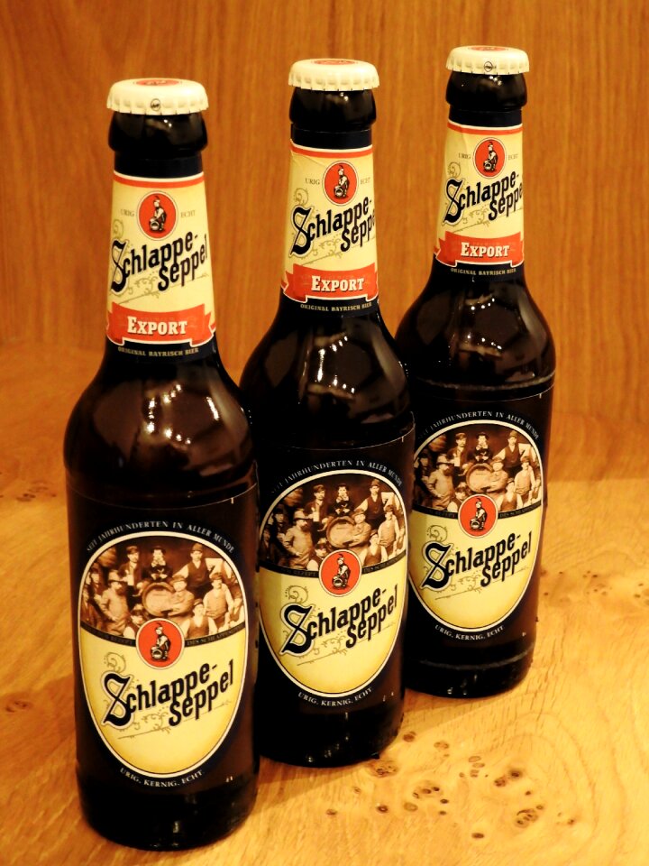 Beer bottle alcohol refreshment