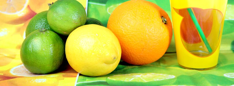 Limone vitamins glass