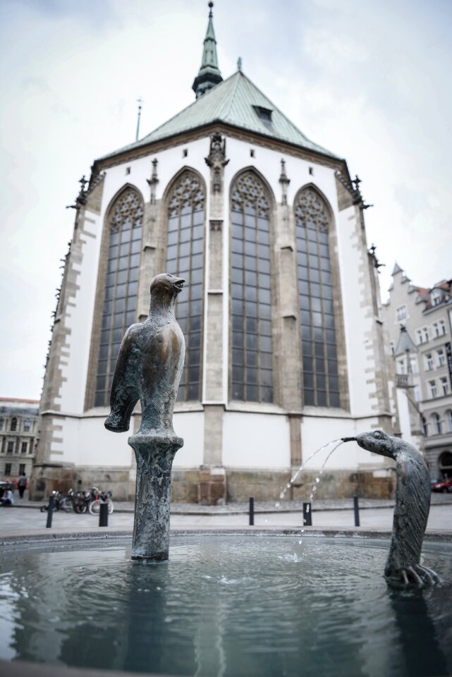 Travel sculpture architecture