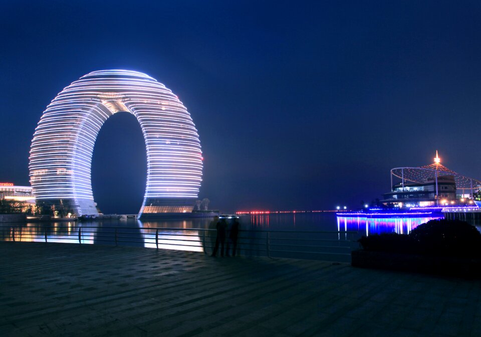 China building taihu lake