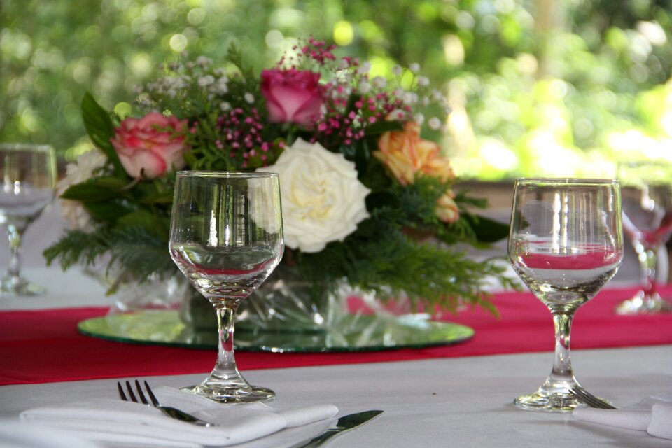 Glass serving table