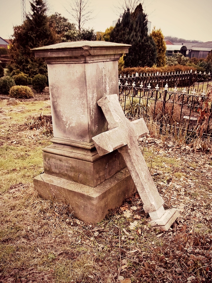 Cemetery memorial cross