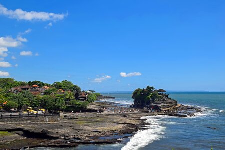 Temple tanah lot view photo