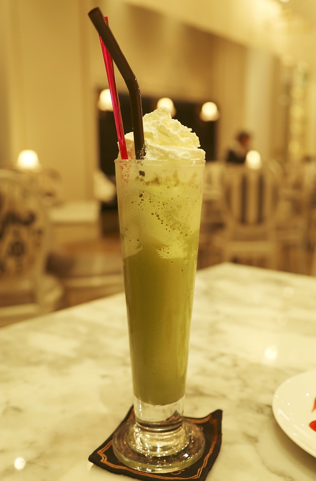 Thai iced tea green drink