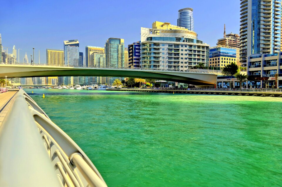 Building skyline of dubai dubai marina