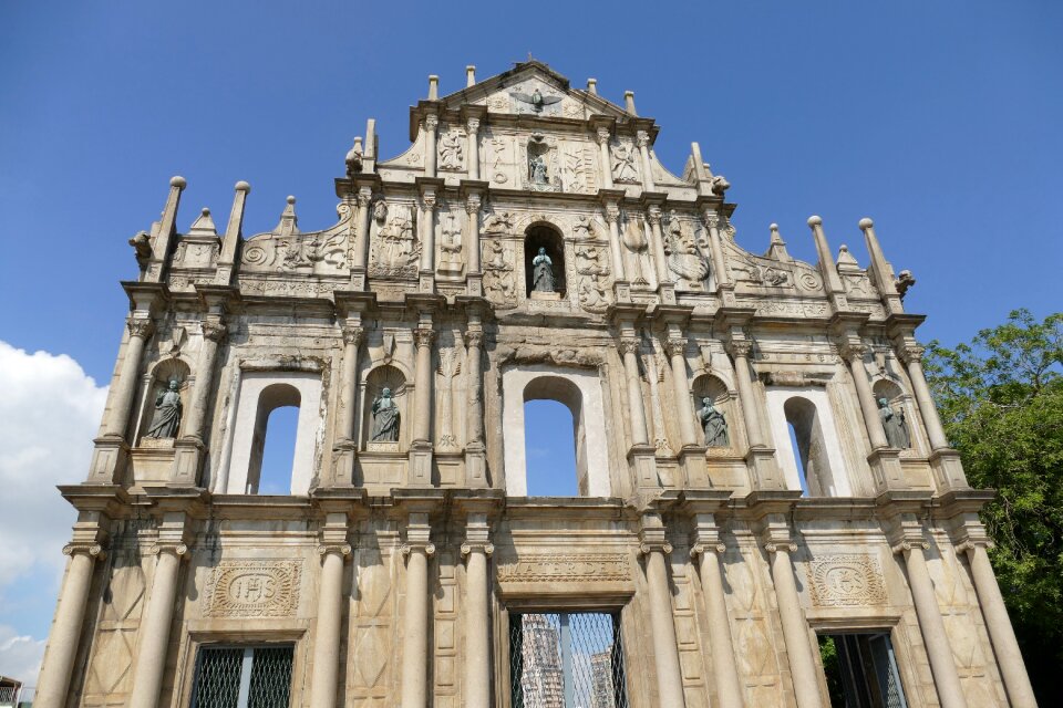 Portugal colony building