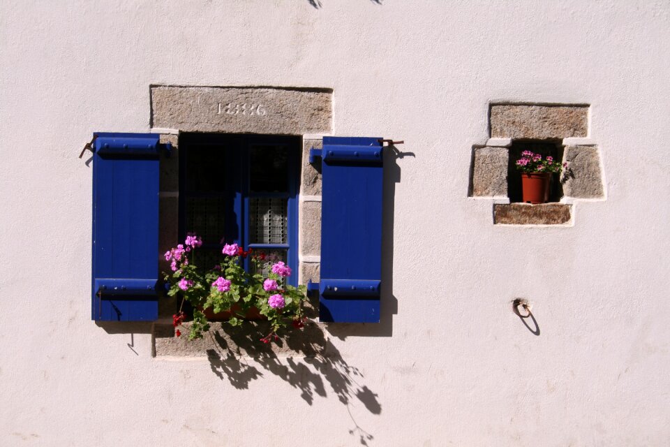 Wall house home