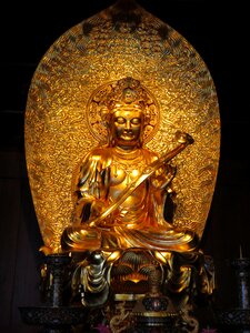 Statue sculpture doré