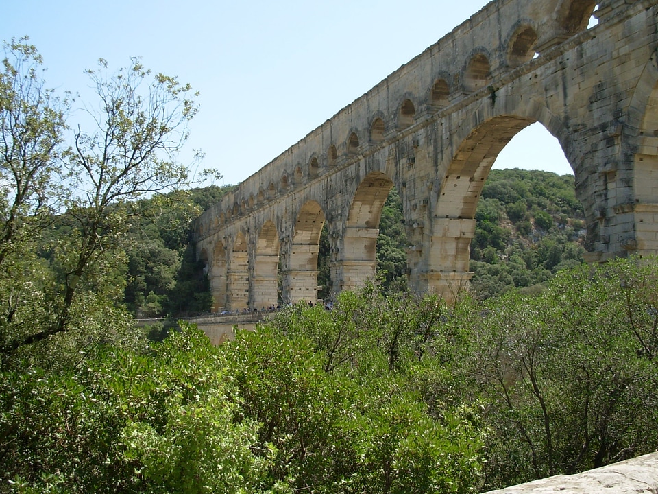 Pont du gard bridge aqueduct