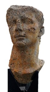 Arles museum archaeology
