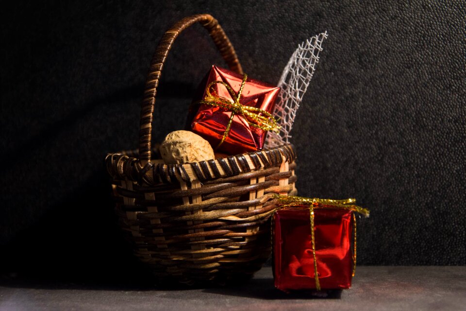 Merry christmas recycle bin peanut