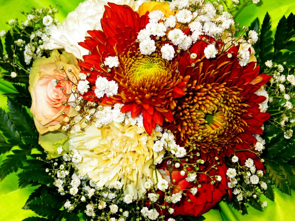 Vase bouquets chrysanthemum bouquet photo