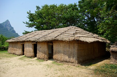 Home traditional houses island