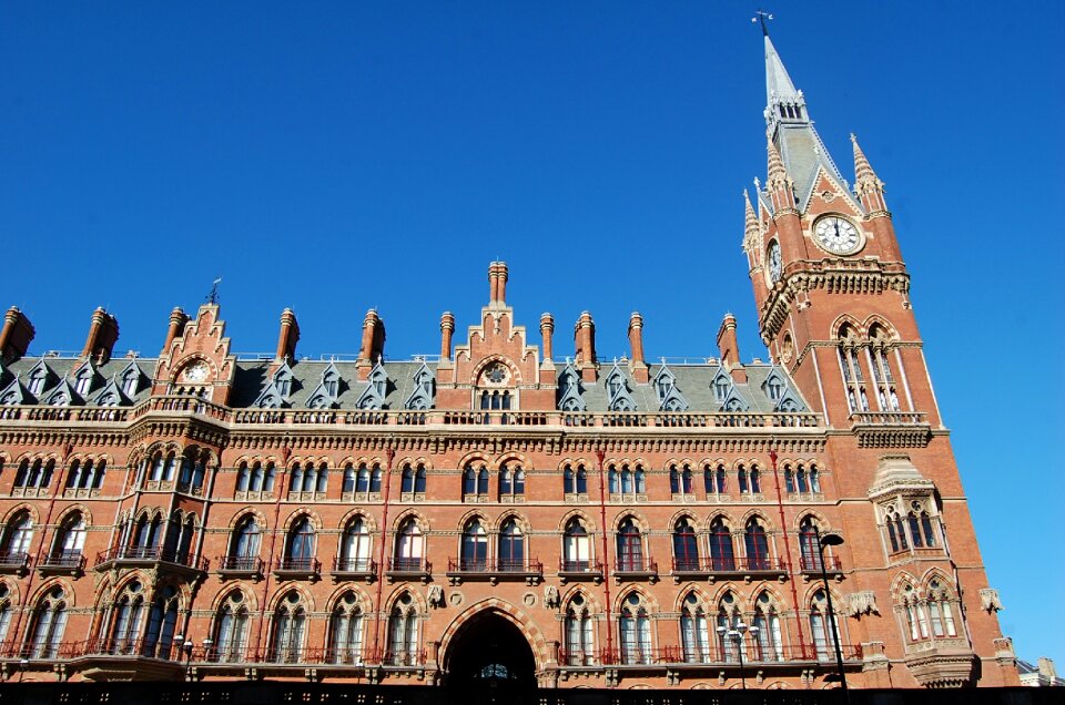 Station st pancras building
