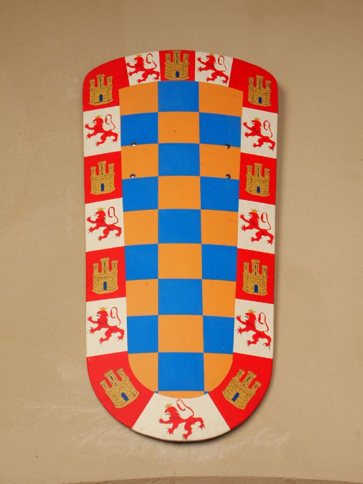 Castilla crown castle